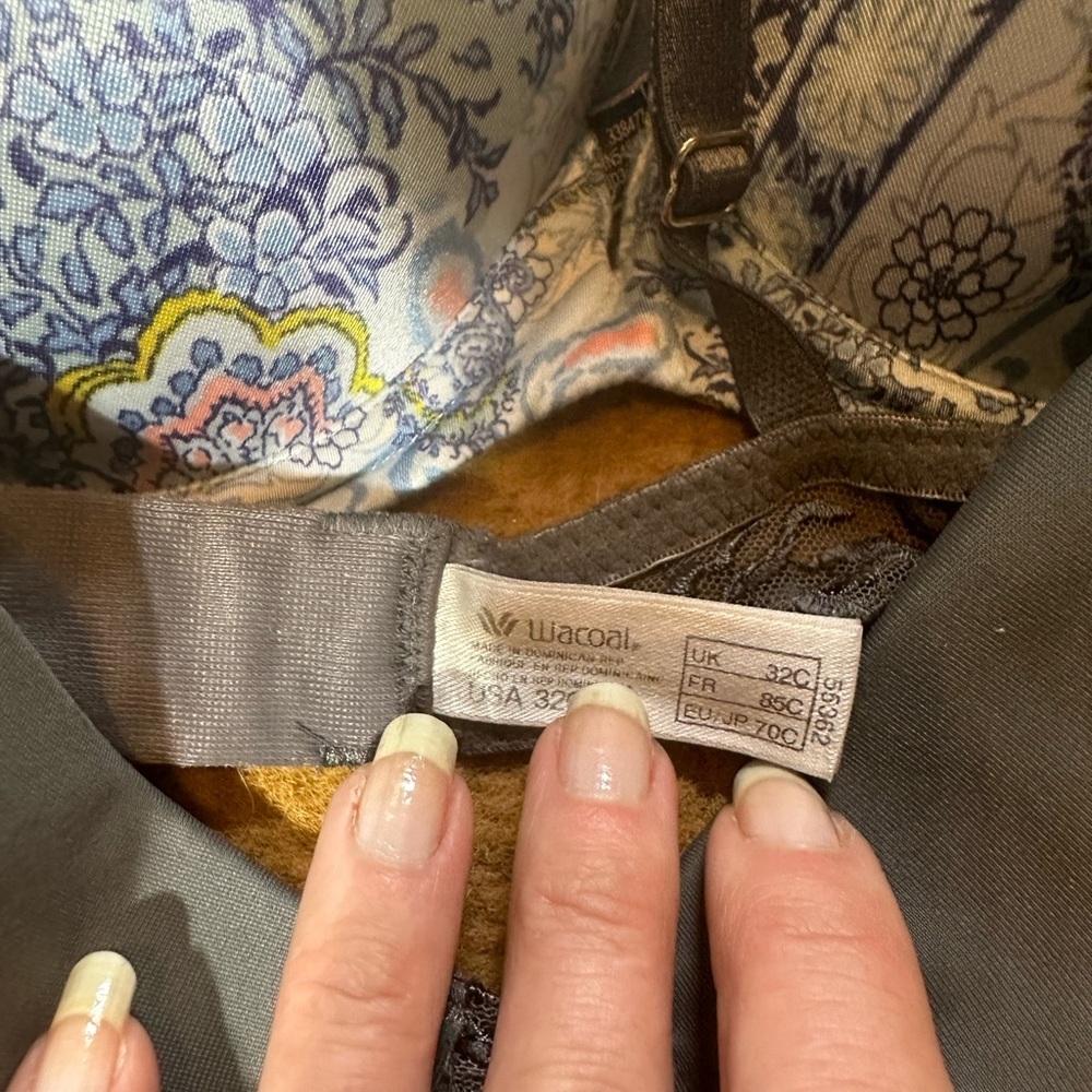 3 bras - Picture 2 of 6
